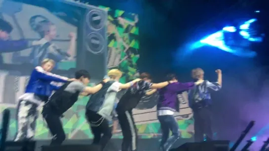 [VK][180623] MONSTA X - Roller Coaster @ The 2nd World Tour: The Connect in Madrid