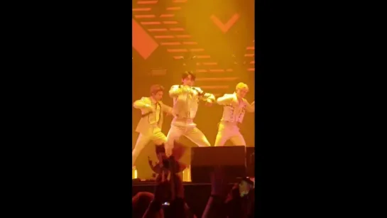 [VK][180620] MONSTA X - Be Quiet (Wonho focus) @ The 2nd World Tour: The Connect in Amsterdam