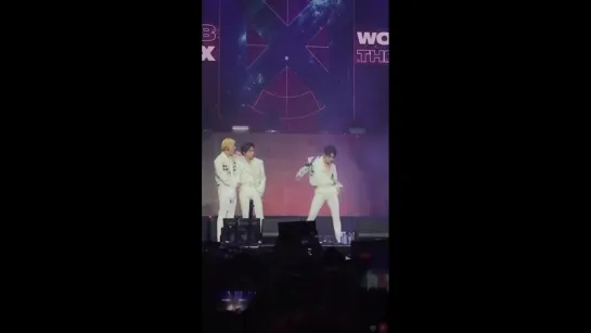 [VK][180620] MONSTA X - Wonho sexy dance @ The 2nd World Tour: The Connect in Amsterdam