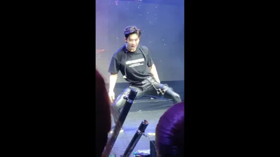 [VK][180617] MONSTA X - Wonho sexy dance @ The 2nd World Tour: The Connect in London