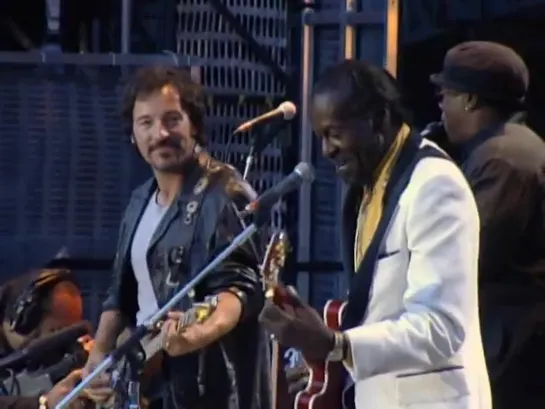 Chuck Berry With Bruce Springsteen  The E Street Band - Johnny B. Goode (480p)