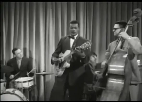 Chuck Berry - LITTLE QUEENIE - 1959 HQ! (360p)