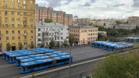 Парад автобусов в Москве [NR]