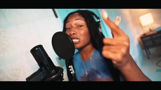 Megan Thee Stallion - Outta Town Freestyle