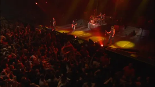 Godsmack - Keep Away [Official Konzert Video] 2004