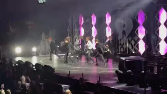 [VK][181203] MONSTA X fancam - SHOOT OUT @ Jingle Ball Tour in Minneapolis