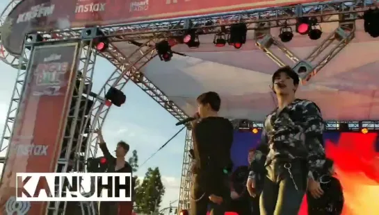 [VK][181130] MONSTA X fancam - Trespass @ Jingle Ball Village in Los Angeles