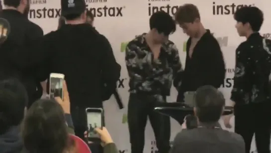 [VK][181130] MONSTA X fancam - Meet&Greet @ Jingle Ball Village in Los Angeles