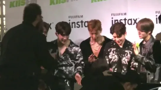 [VK][181130] MONSTA X fancam - Meet&Greet @ Jingle Ball Village in Los Angeles