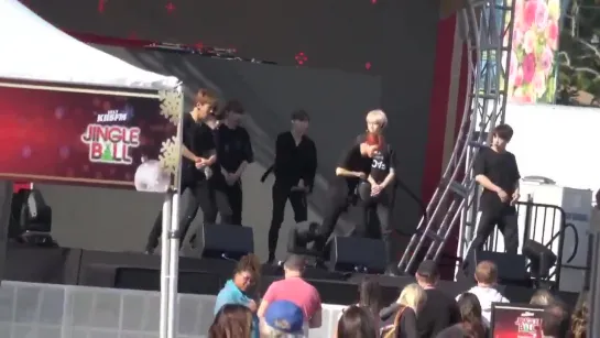 [VK][181130] MONSTA X fancam - Be Quiet (Rehearsal) @ Jingle Ball Village in Los Angeles