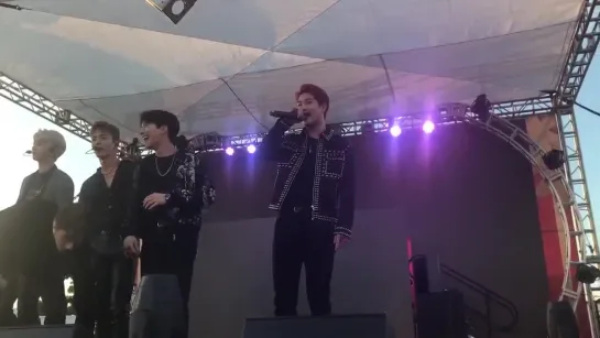 [VK][181130] MONSTA X - Talk @ Jingle Ball Village in Los Angeles