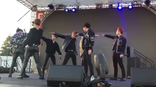 [VK][181130] MONSTA X - Dramarama @ Jingle Ball Village in Los Angeles