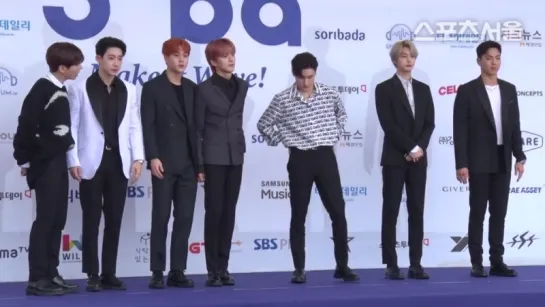 [VK][30.08.2018] MONSTA X on '2018 SOBA' Red (Blue) Carpet @스포츠서울