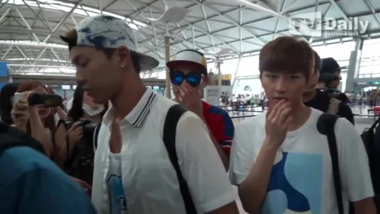 [RAW|VK][31.07.2015] Monsta X Airport Kcon 2015 @TVdaily