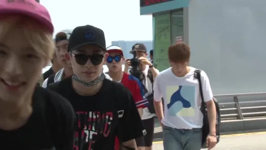 [RAW|VK][31.07.2015] Monsta X Airport Kcon 2015 @KoreanStarDaily