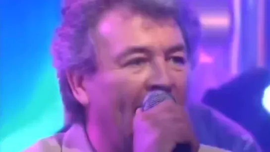 Deep Purple perform Silver Tongue live on Australian TV in 2004