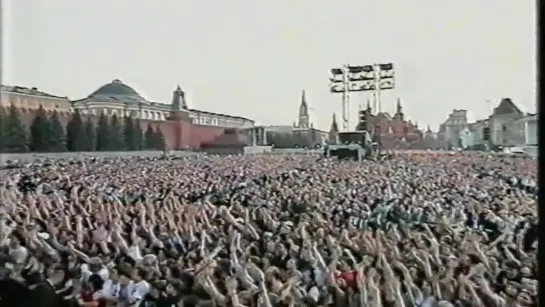 Paul McCartney Back In The Word 2003  Paul McCartney in Red Square (24.05.2003)