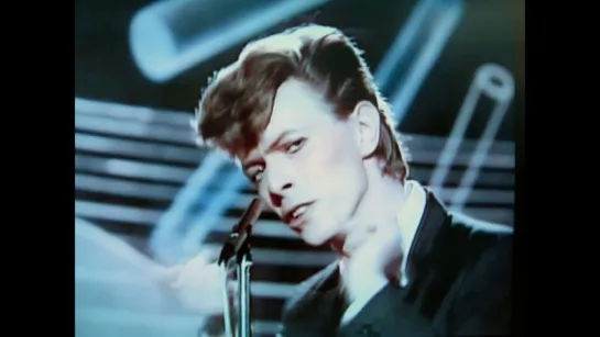 David Bowie - Boys Keep Swinging (Original Music Video) (1977) Lodger