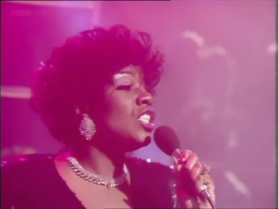 Gloria Gaynor - I Am What I Am (BBC UK HD, Top Of The Pops) (1983)