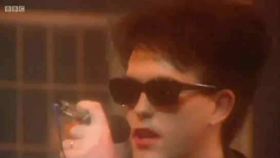 The Cure - The Walk (UK TV, Top Of The Pops) (1983)