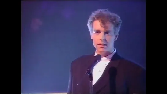 Pet Shop Boys - Left To My Own Devices (Top Of The Pops) (1988)