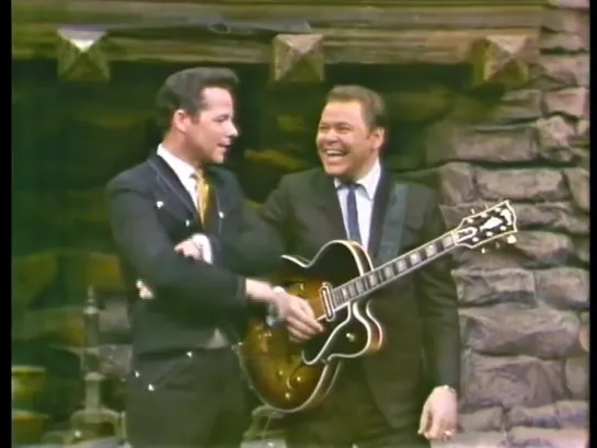 Roy Clark is quot;Racing The Mulequot; on Guitar! (Billy Mize Intro)