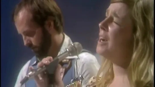 Sandy Denny & Fairport Convention - 1975 - White Dress - Live on The London Weekend Show