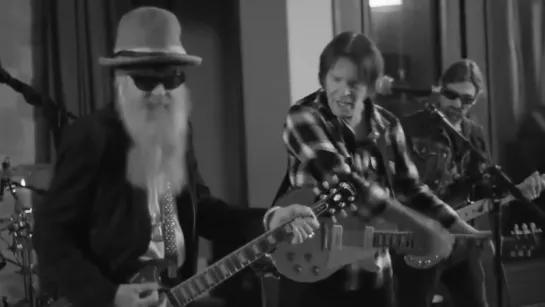 ZZ Top with John Fogerty play Creedence best Hits!