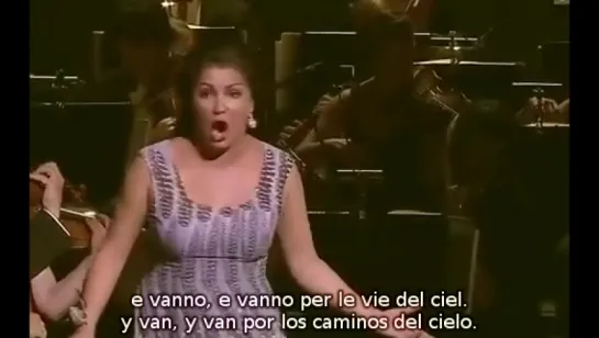 Anna Netrebko - Stridono lassu de  Pagliacci de Leoncavallo (subtítulos español e italiano)