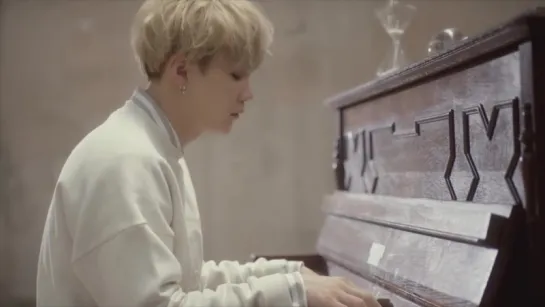 SUGA PLAYING I NEED U (PIANO VER.) | Шуга играет I NEED U (пианино)