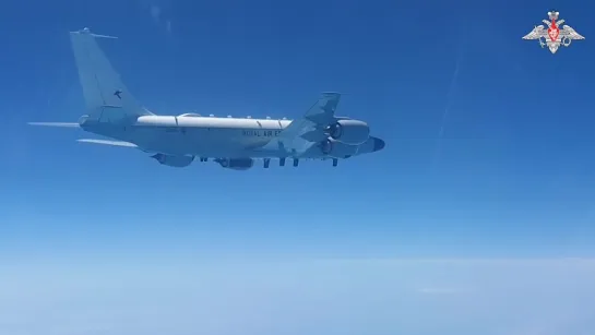 Два Су-27 перехватили над Чёрным морем самолёт-разведчик RC-135 и два многоцелевых истребителя Typhoon британских ВВС