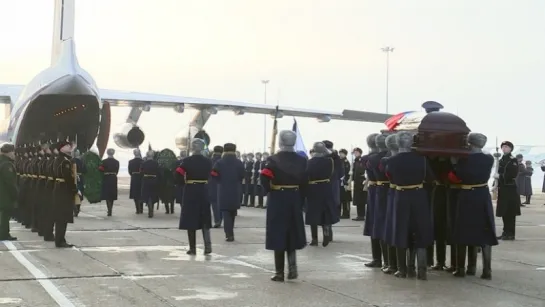 Церемония прощания с погибшим в Сирии лётчиком Филиповым прошла на аэродроме Чкаловский