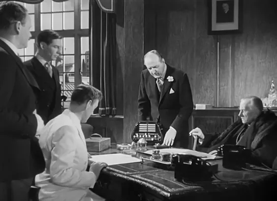 The Man in the White Suit (1951) in english eng