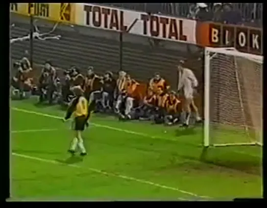 1986 FIFA Qualifiers - Netherlands v. Hungary[Mpgun.com]