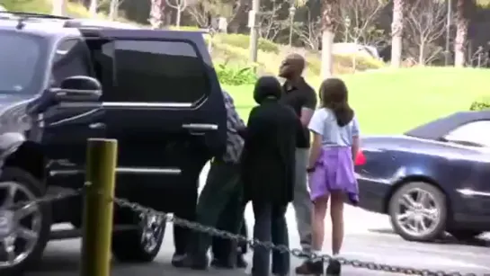 Michael Jackson's Kids Meet Grandma Katherine For Lunch