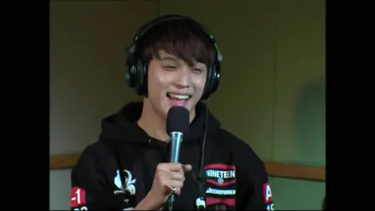 [RADIO] 19.04.2015: Hyunsik singing 'Moondance'