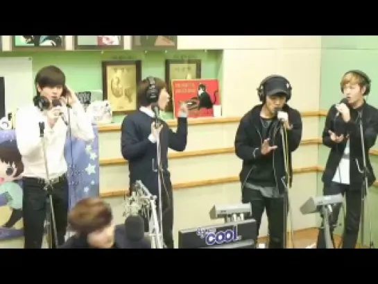 [RADIO] [CUT] 25.12.2013: Sungjae, Hyunsik, Eunkwang, Changsub - Butterfly Grave @ KBS Kiss The Radio