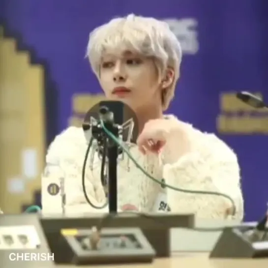 [Fancam][25.10.2018] MBC 'Radio Idol' (Hyungwon)