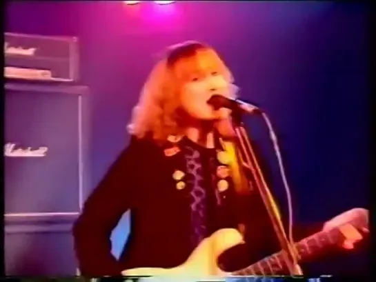 Girlschool - Race With The Devil