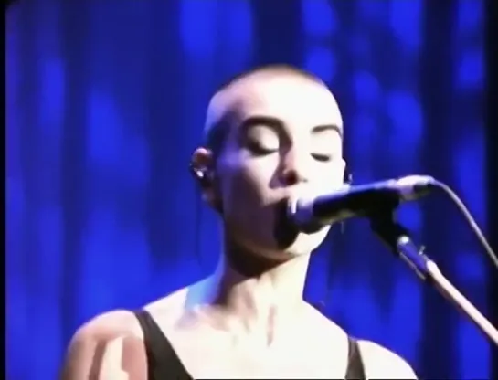 Sinéad OConnor - Nothing Compares 2 U (Live in Europe 1990)