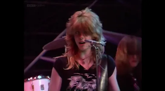 Girlschool - Hit And Run (TOTP 1981)