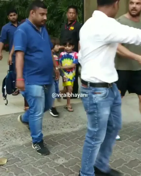 #sohailkhan son #yohankhan and #srk Son #abrahamkhan at otters club bandra