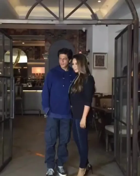 #shahrukhkhan #gaurikhan at the launch of new restaurant designed by #gaurikhan herself