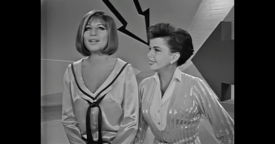 Judy Garland  Barbra Streisand - Happy Days Are Here Again (High Quality) (1080p60fps)