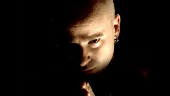 Disturbed - Voices [Official Videoclip] 2001