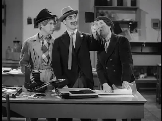 The Big Store 1941 Marx Bros. in english eng