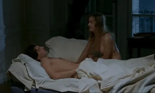 A.nos.amours_1983.грудь Сандрин Боннер