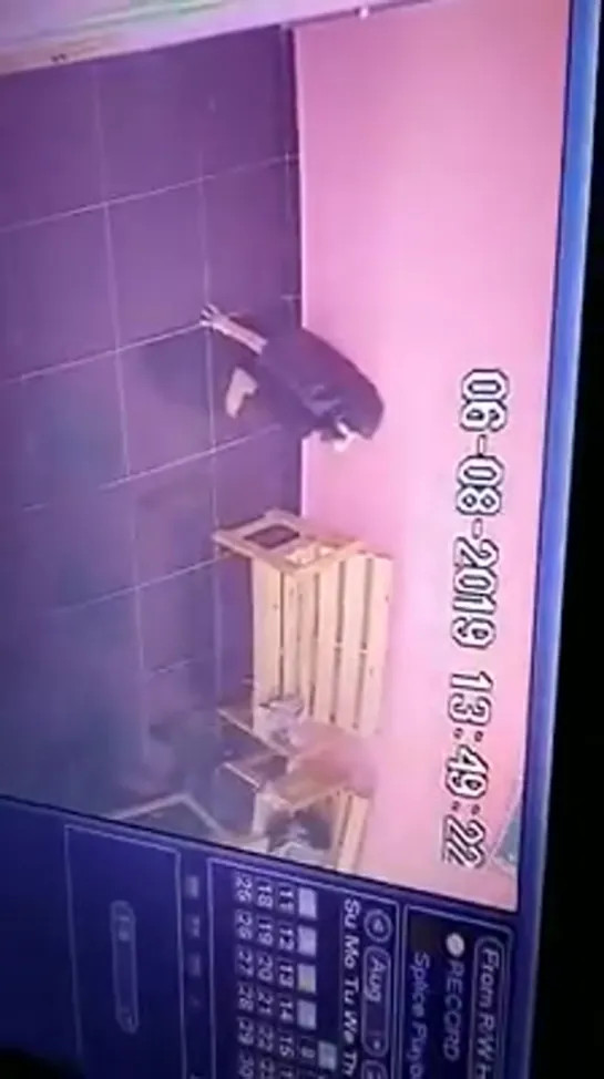 CCTV Adik terkencing tanpa buka seluar