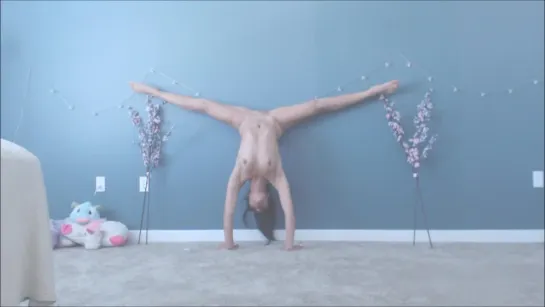 [ManyVids.com] Nami__ - Naked Gymnastics