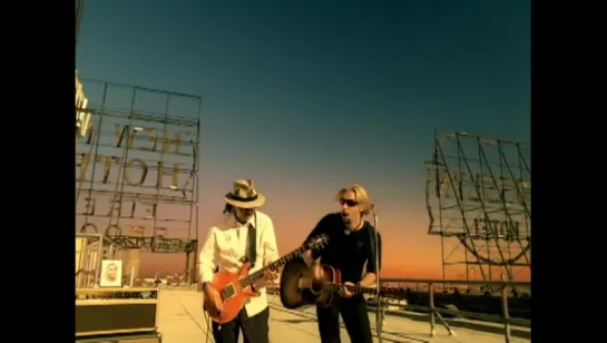 Santana - Into The Night ft. Chad Kroeger